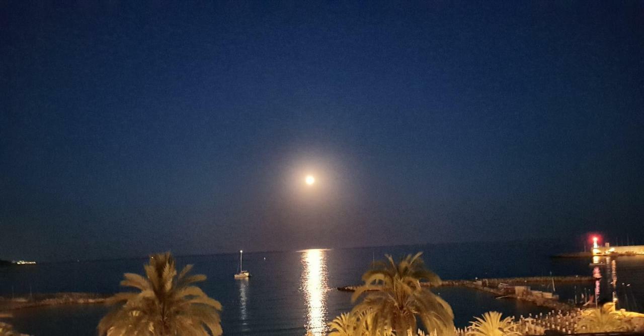 Etoile De Mer Menton Buitenkant foto